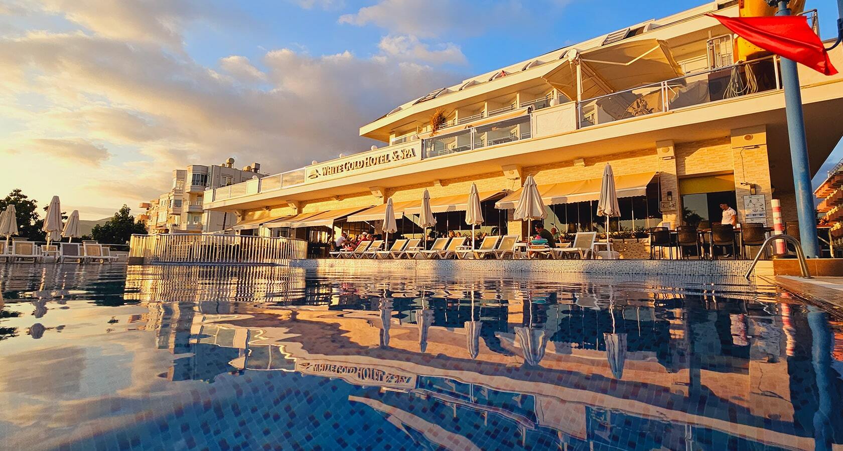 White Gold Hotel & Spa kapak görseli