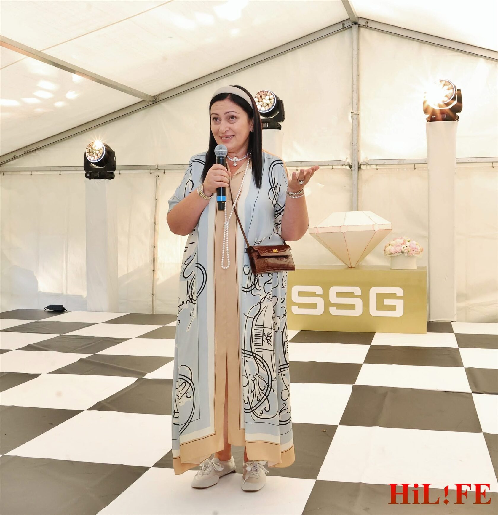 Мирела Ненчова произнася реч по случай 33-тата годишнина на SSG в Двореца Врана
