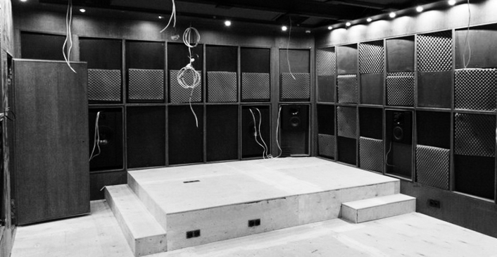 acoustic word, мир акустики, домашний кинотеатр, кино, кинотеатр, фильм, звук, колонки, стойка, строительство, экран, диван, индивидуальный, семейный кинотеатр, попкорн, отдых, заказ мебели, инсталляция, обучение, LP проигрыватели, система умный дом, кабель на заказ, мебель на заказ, Трейд-Ин, рабочий процесс