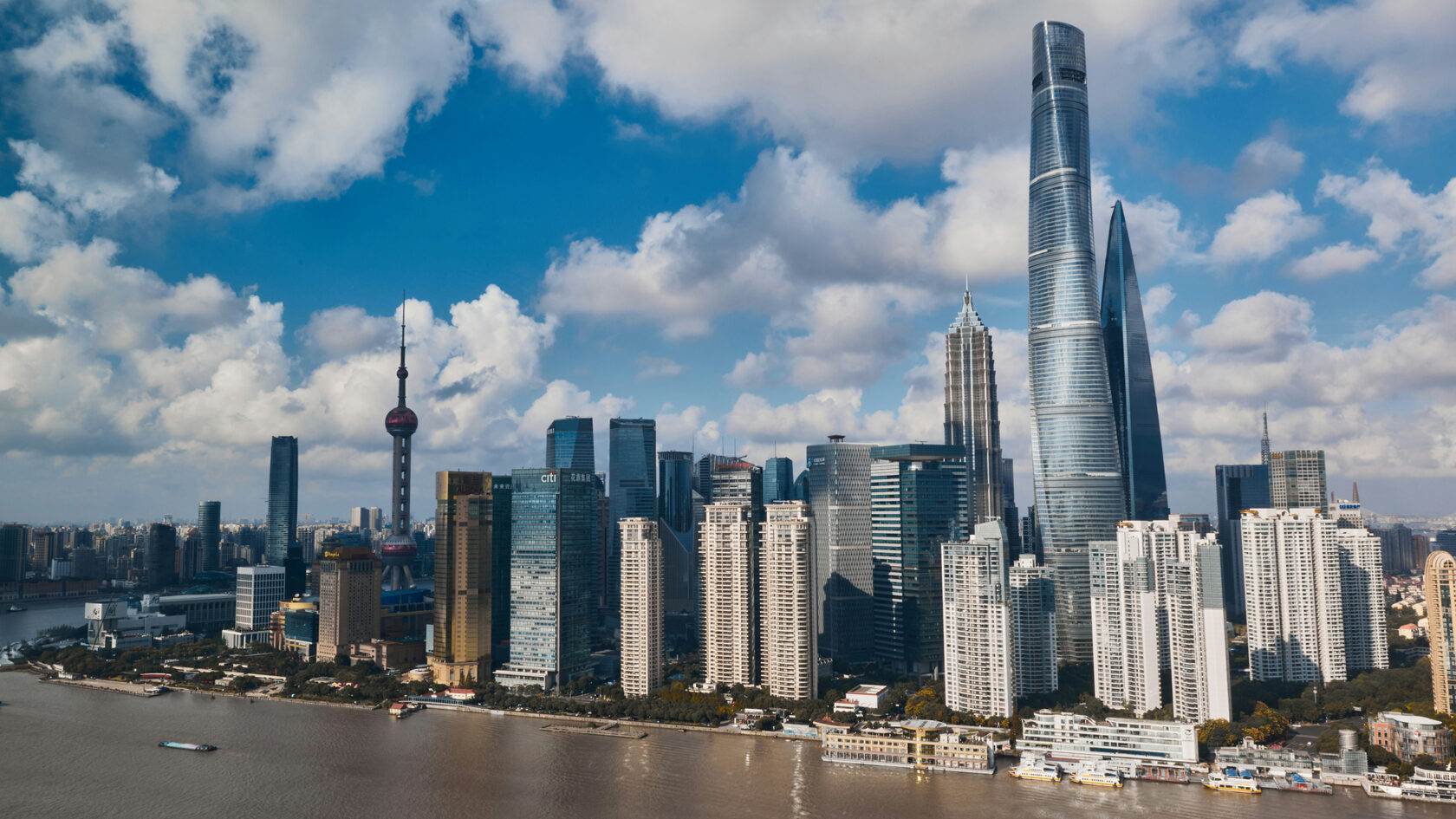 Shanghai Tower и район Пудун. Шанхай. Китай