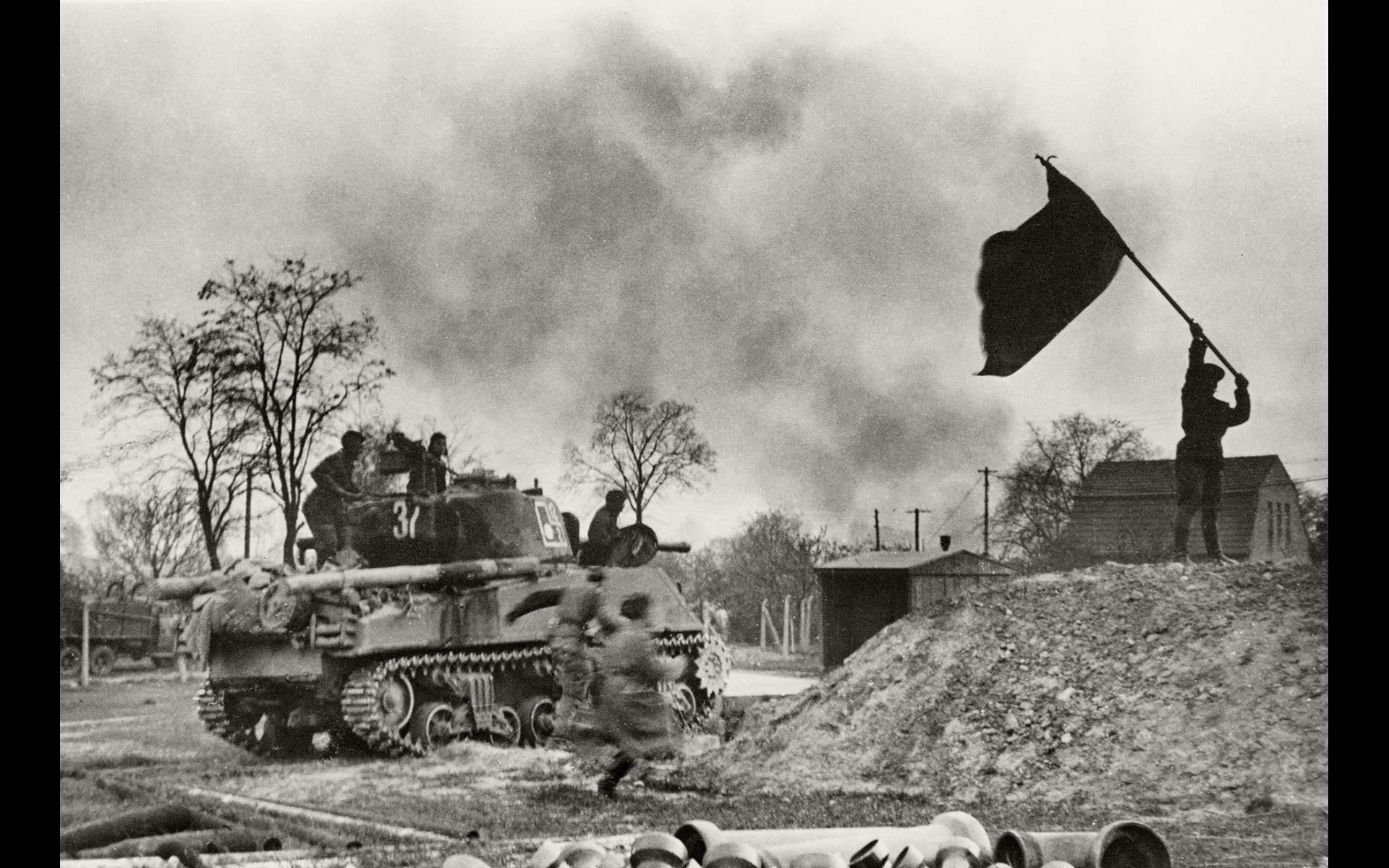 4 апреля 1945 года. 1 Механизированный корпус Шерман. Шерман в Берлине 1945. Советские танки ворвались на Северные окраины Берлина.