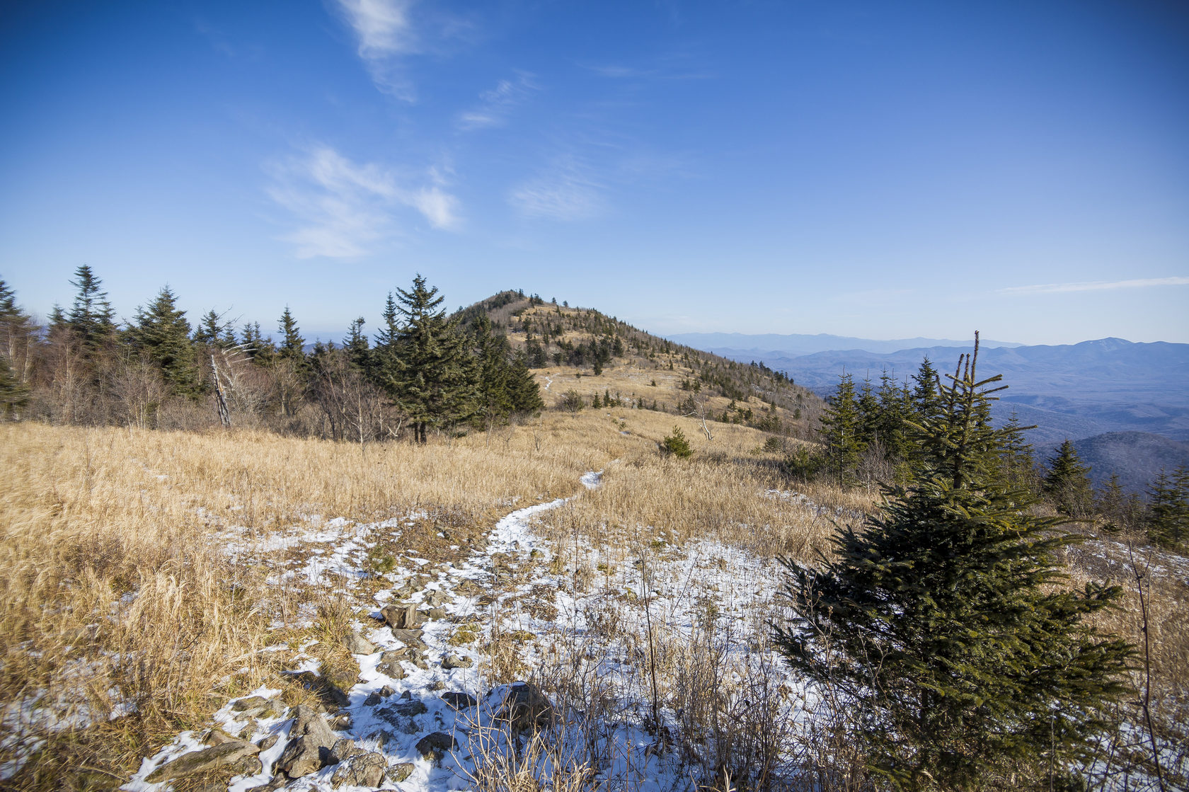 Гора воробей приморский край. Хребет воробей гора туманная. Туманные горы. Гора туманная приморский край. Сопка воробей приморский край.