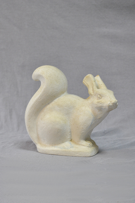 фигура для сада белка сидит