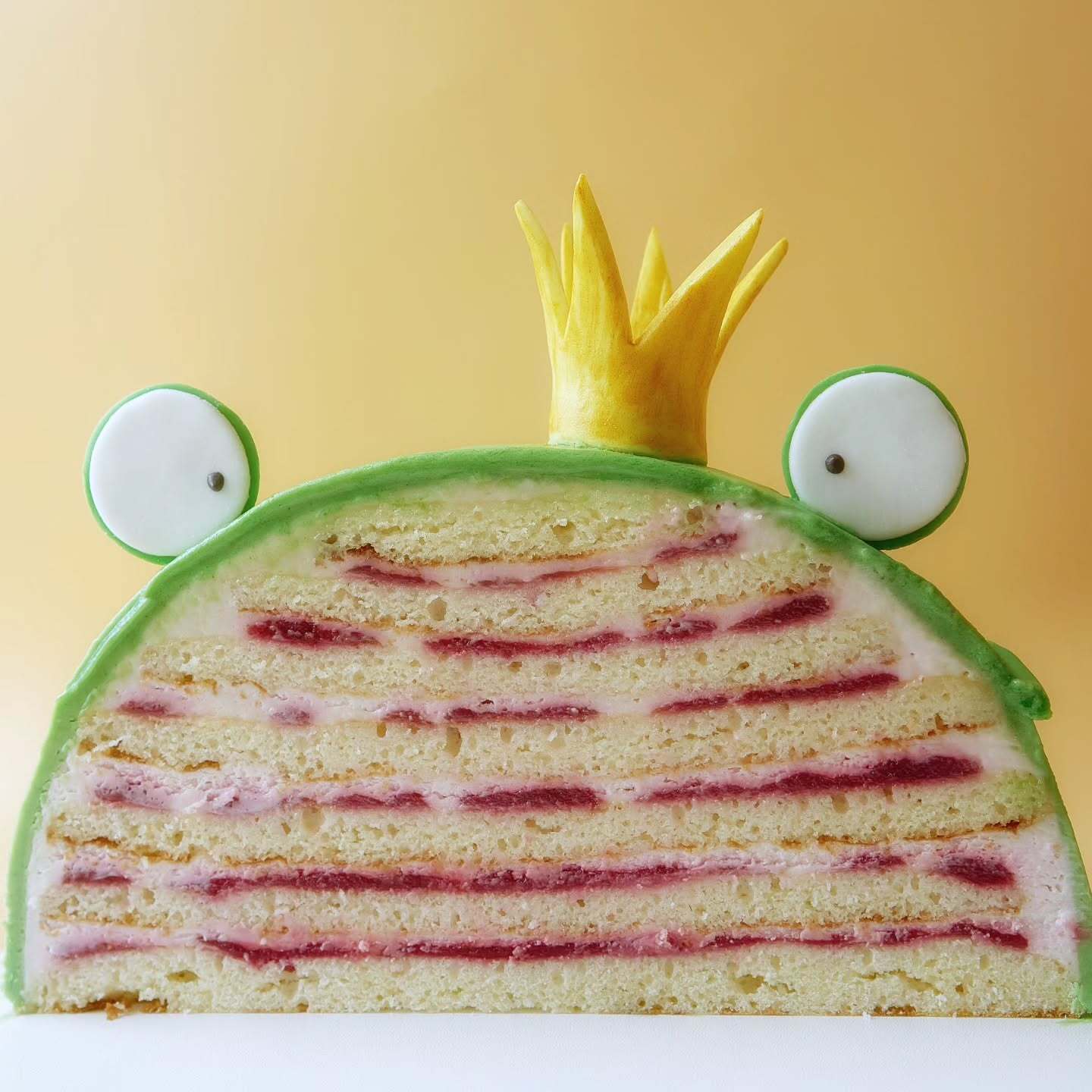 Narodeninová torta Žabie princezné (pohľad na rez)