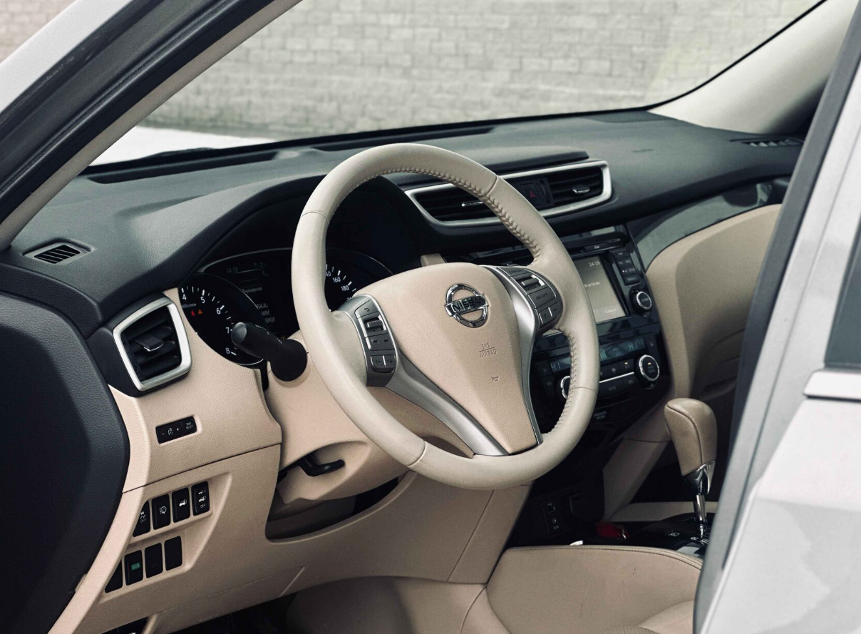 Прокат и аренда Nissan X-Trail в Нижнем Новгороде Демидов Парк автопрокат