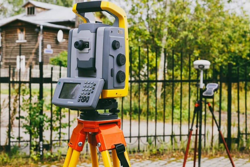 Инженерные изыскания. Trimble 3300. Топография геодезия Trimble. Нивелир теодолит тахеометр GPS. Инженерно-геодезические изыскания.