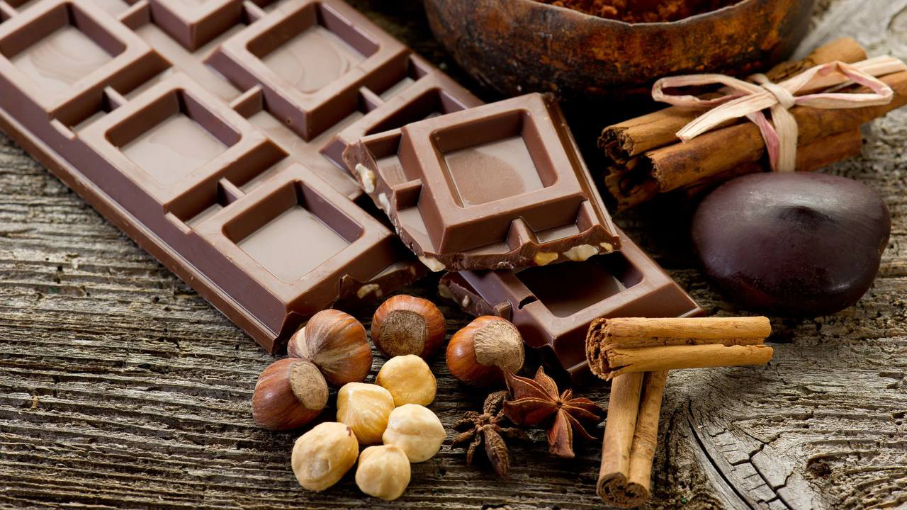 фото нанесения макияжа на лицо девушки 