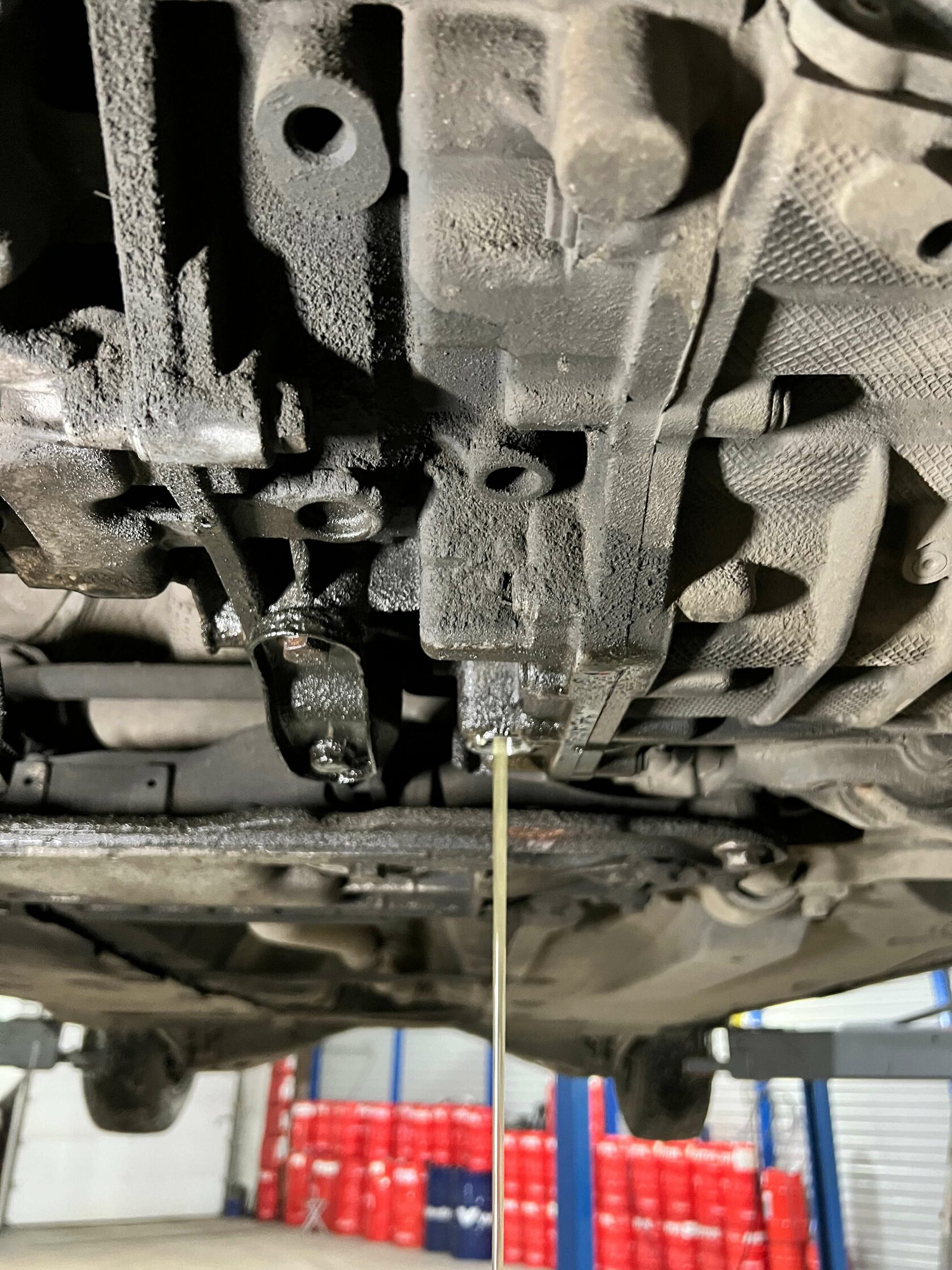 Корректировка уровня масла