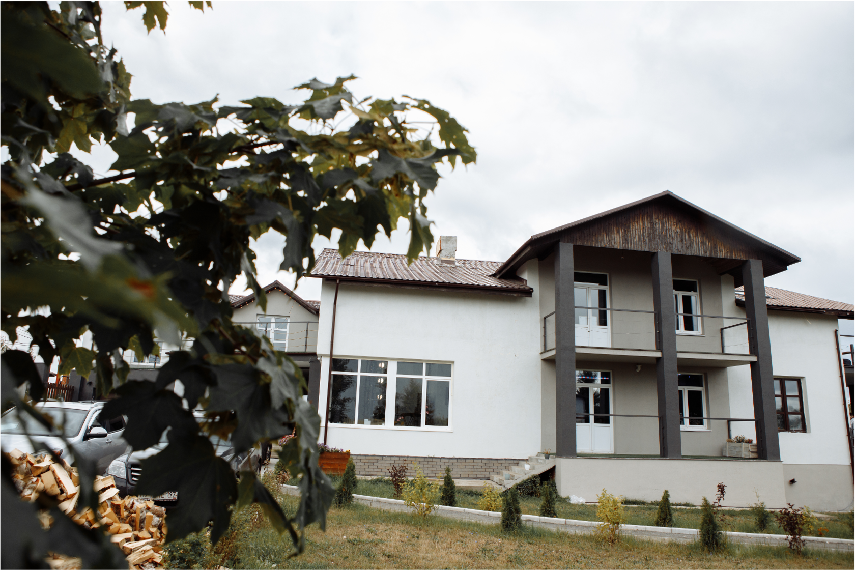 Ретритный центр подмосковье. Карма Хаус ретритный дом. Sostoяния House Moscow. Загородный дом состояние Хаус Moscow