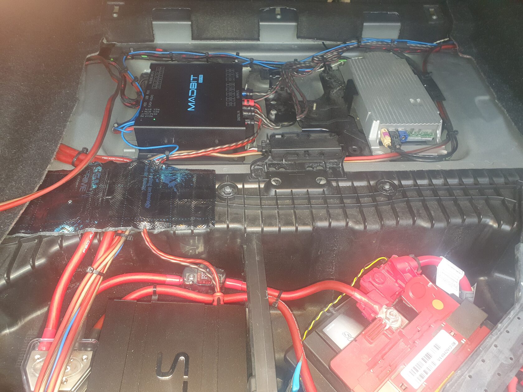 BMW 1 (e81 e82 e87 e88) установка автозвука