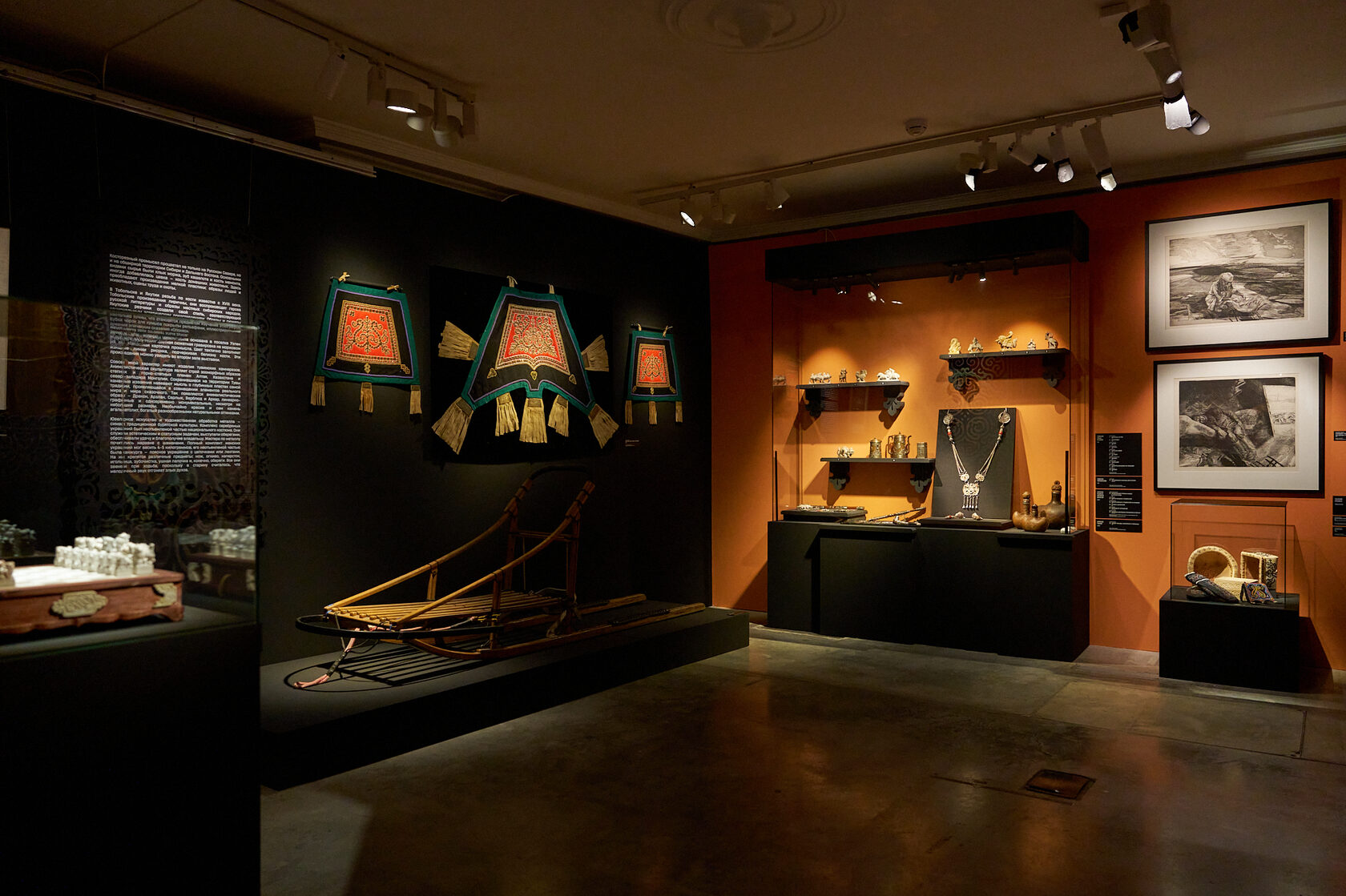 РОСИЗО открыл выставку «Смыслы и промыслы. Через Север на Восток»