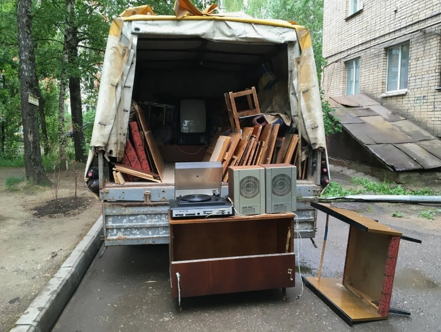 вывоз старой мебели и техники