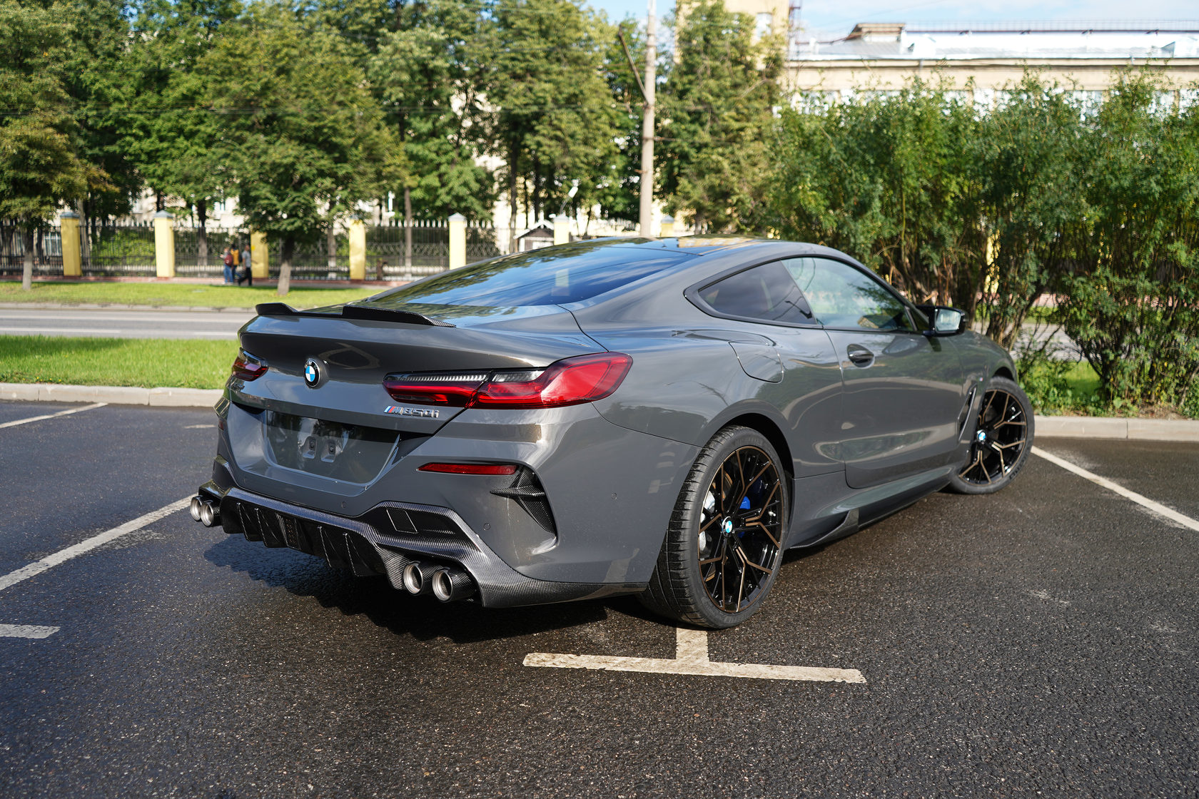 Shark 8. Обвесы BMW 8 g15. BMW m8 Shark. Обвес BMW 8 g16. БМВ акула 8.