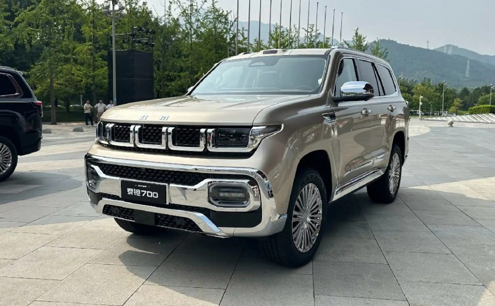 BAIC Taitan 700: китайский «Титан» с графеновым подогревом и автопилотом Huawei