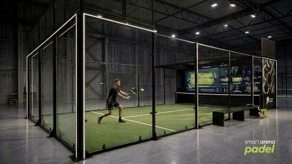 Кабина SmartArena Padel в клубе