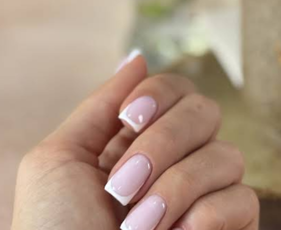 Pedicure vs Manicure: What’s the Difference & Which One Do You Need?