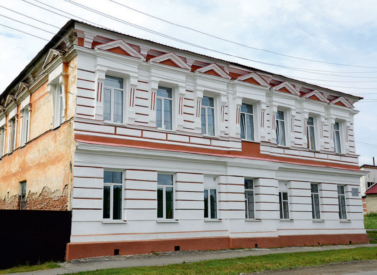 Здание Соборного дома после начала реставрации