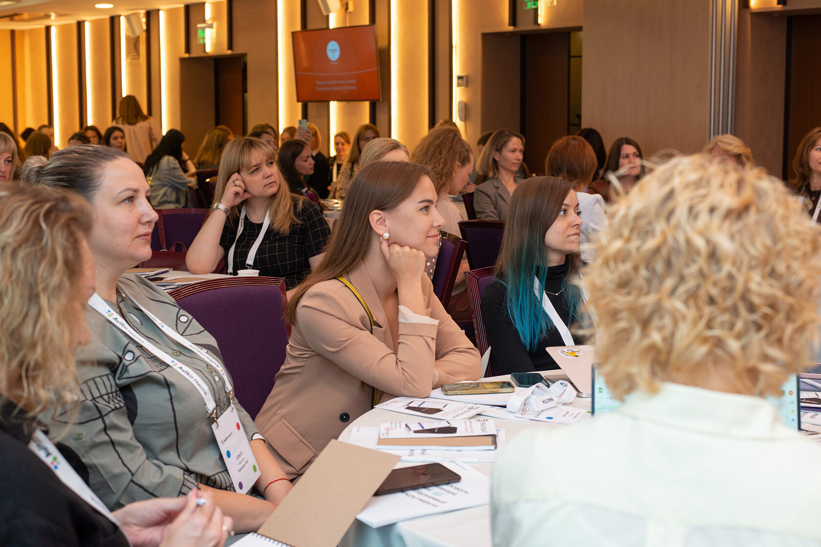 клуб эффективных менеджеров. клуб рассерженных патриотов. клубная конференция. пресс конференция. Asia consult center.