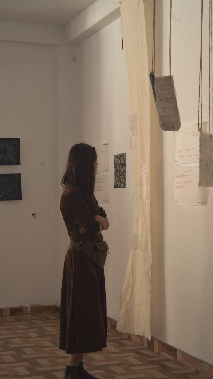 17 Ways to Love the Rocks — exhibition and visitors at domperú