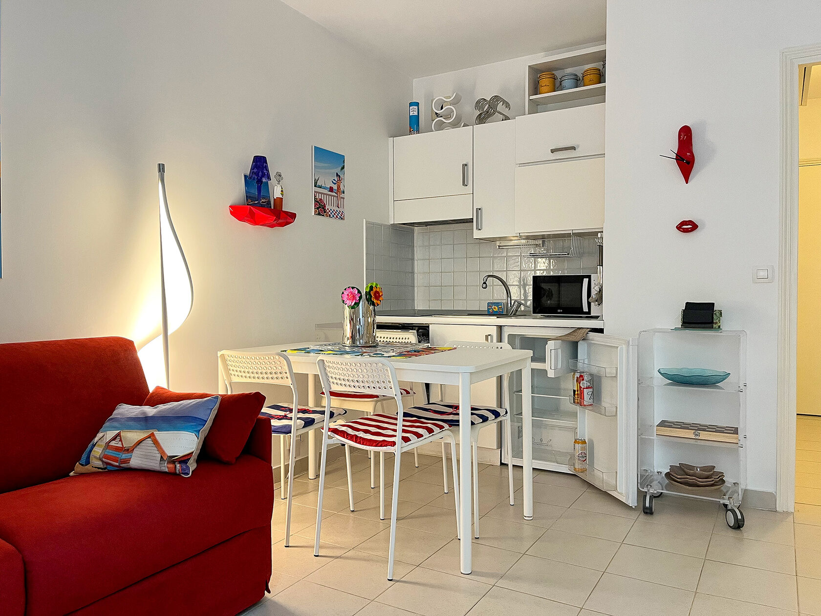 Aménagement studio 22 m² à Nice avant rénovation – cuisine et espace de vie existants
