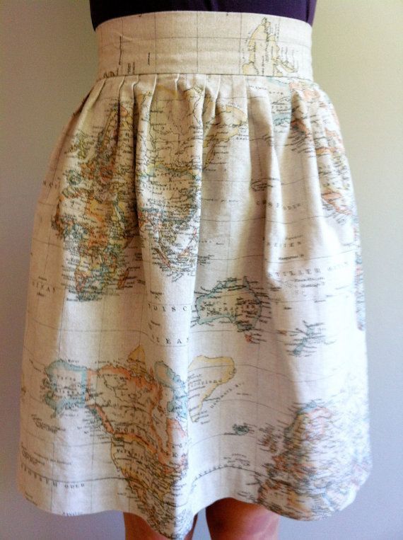 юбка в сборку с картографическим принтом