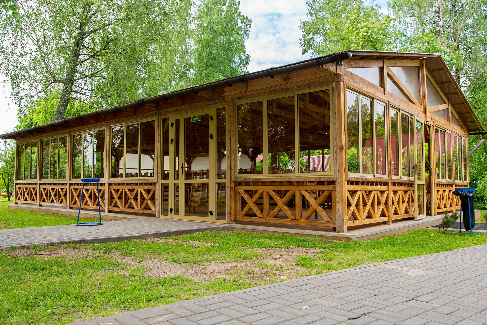 Аренда коттеджей и беседок на Минском море