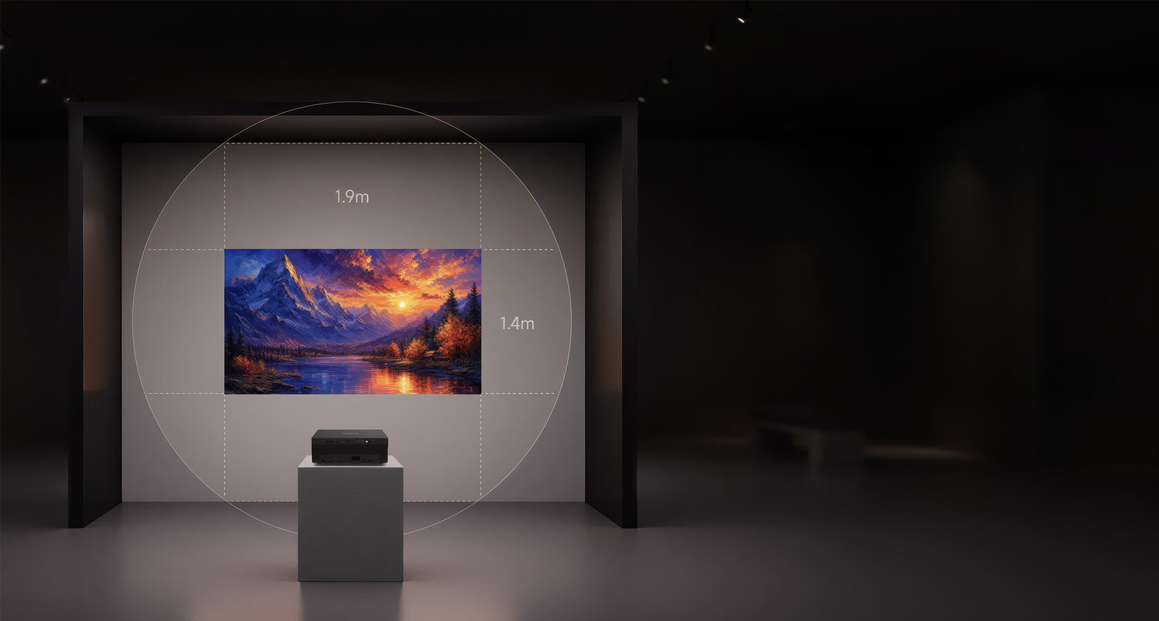 Compact projector on a white pedestal projecting a vivid mountain landscape onto a dark gallery wall, with dashed guidelines marking an image width of 1.9 meters and height of 1.4 meters.
