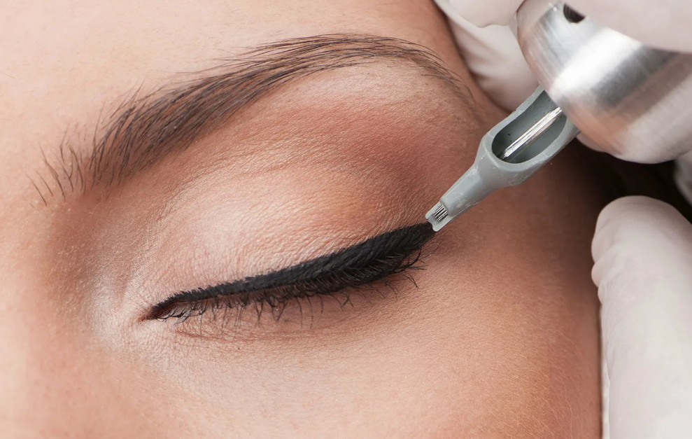 Как сделать макияж глаз при татуаже бровей