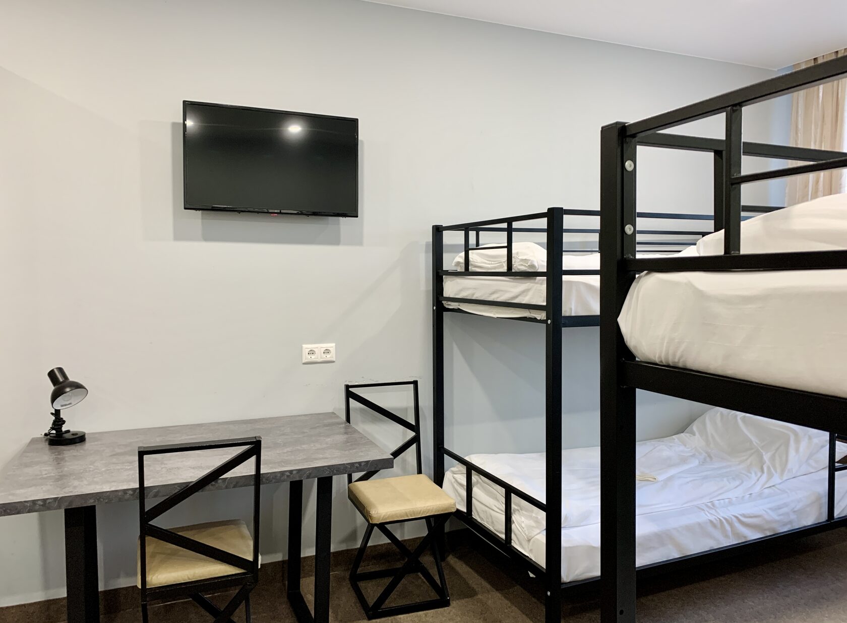 Хостел место