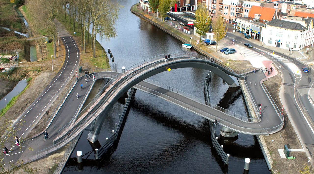 Свод моста. Мост Нидерландия. Мост Фроста Нидерланды. Мост Melkwegbridge. Водный мост Veluwemeer, Нидерланды.