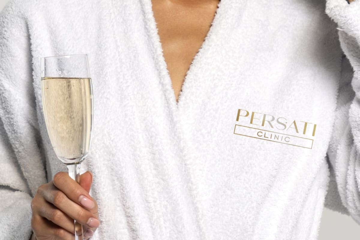 Брендинг для клиники Persati Clinic: логотип, фирменный стиль, оформление соцсетей