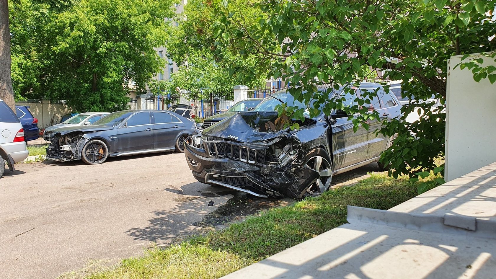Машина Ефремова после аварии