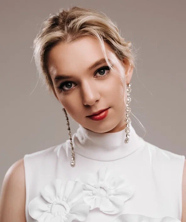 Певица МАРФА