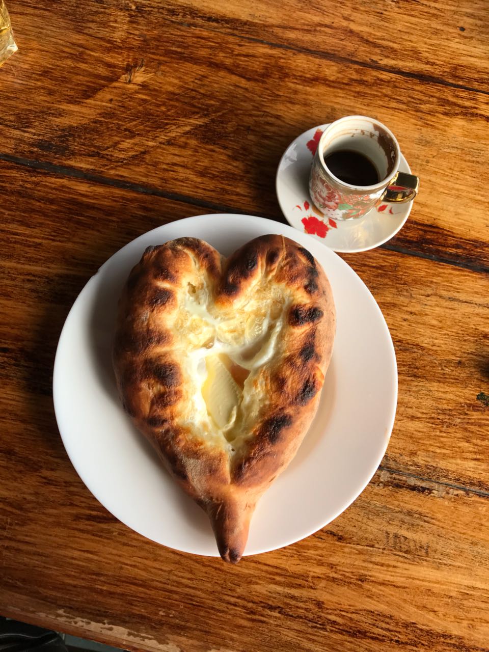 Хачапури абхазский. Абхазское застолье в пицунде. Рицца абхазия озеро рица. Добрый день по абхазски. Батуми аджария грузия.