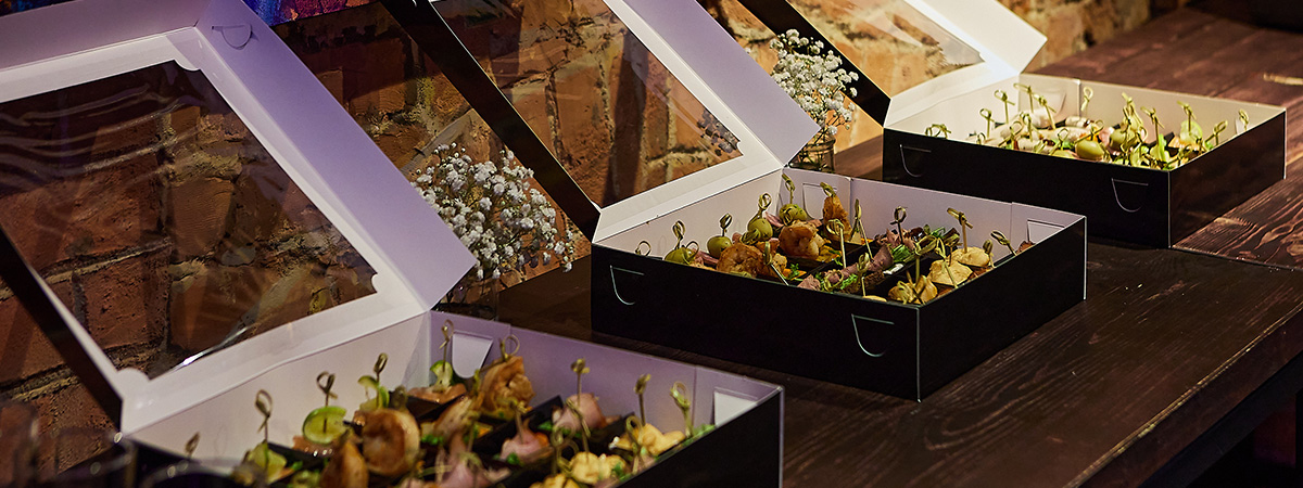 боксы с закуски на шпажках