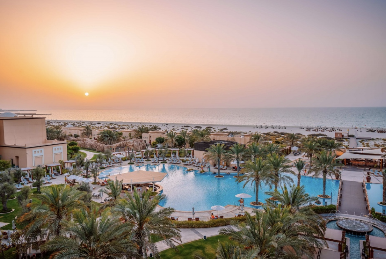 Bluewaters island в дубае. отдых в оаэ декабрь 2023. пляж джумейра опен бич в дубае. абу даби население. Le meridien фуджейра.