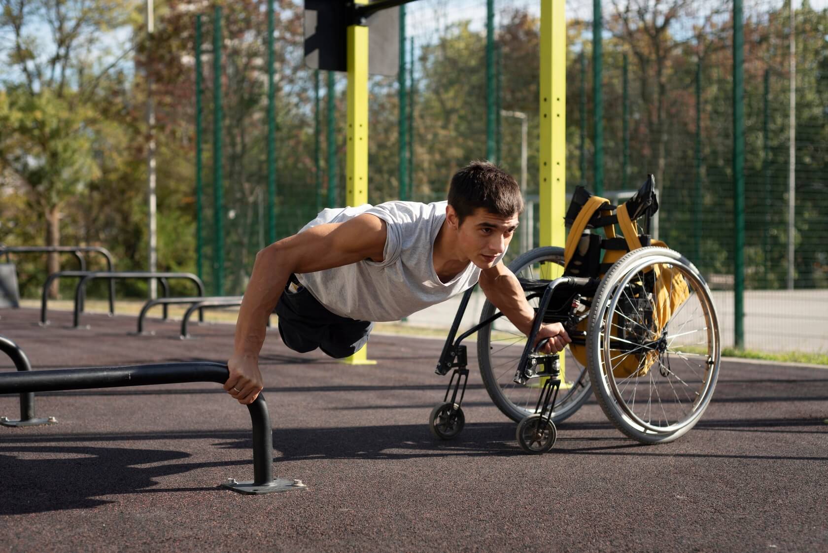 Возможностями в полной мере. Спорт для инвалидов. Инвалиды занимаются спортом. Люди с ограниченными способностями. Спортивные люди.