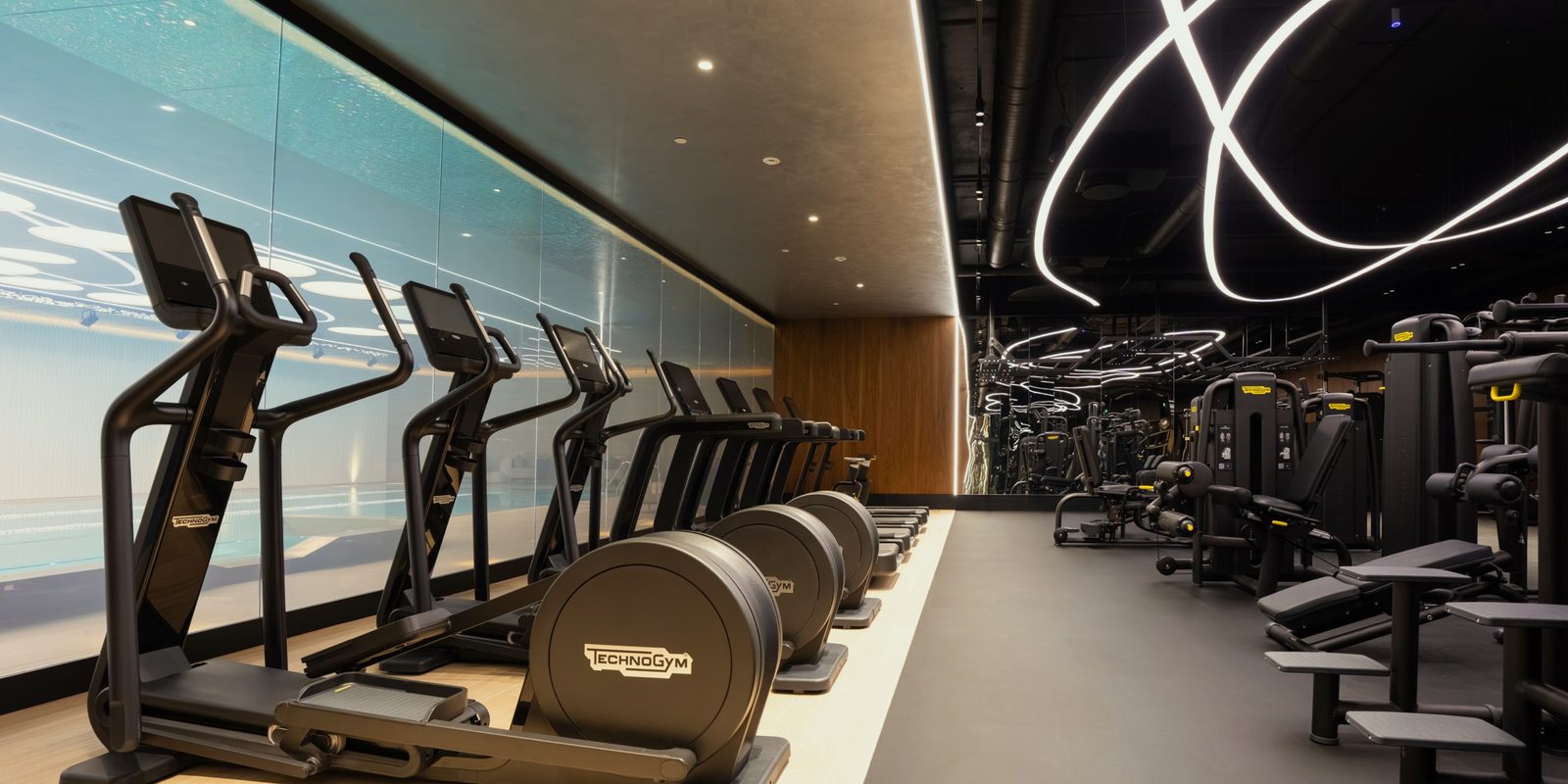 Фитнес-зал в Fit Lab дома Лаврушинский