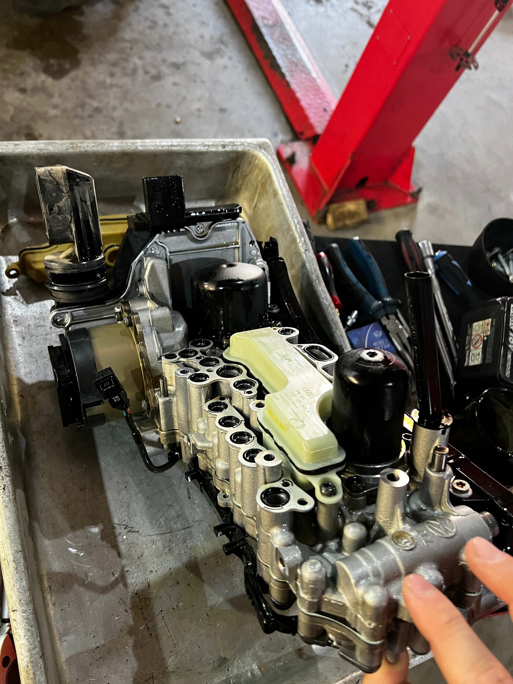 Готовый к установке помытый гидроблок