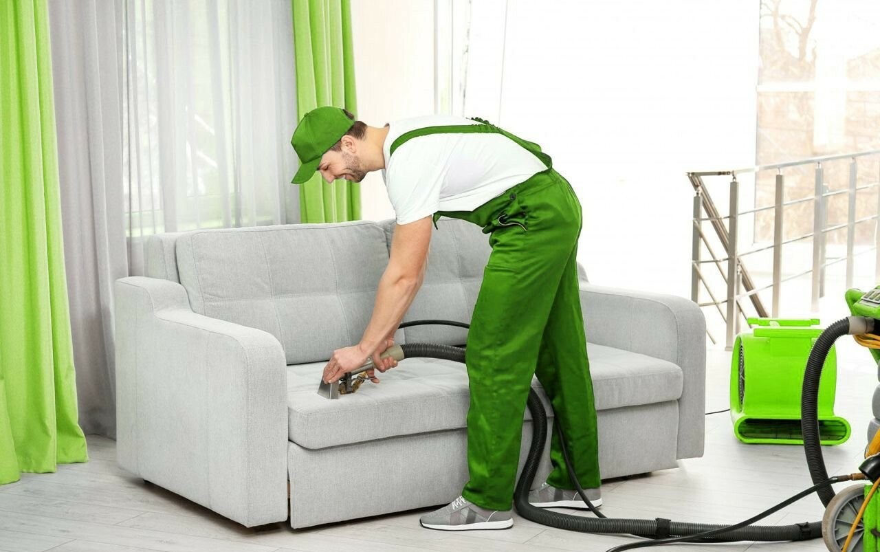 чистка мягкой мебели с выездом на дом