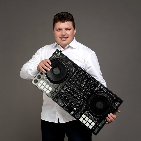 Владимир — Диджей