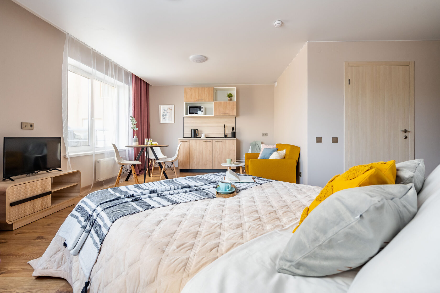 Putilov avenir апартаменты кировский завод. синий пол. апарт отель кировский авенир. стачек 64 санкт-петербург. авенир апартаменты в санкт петербурге.