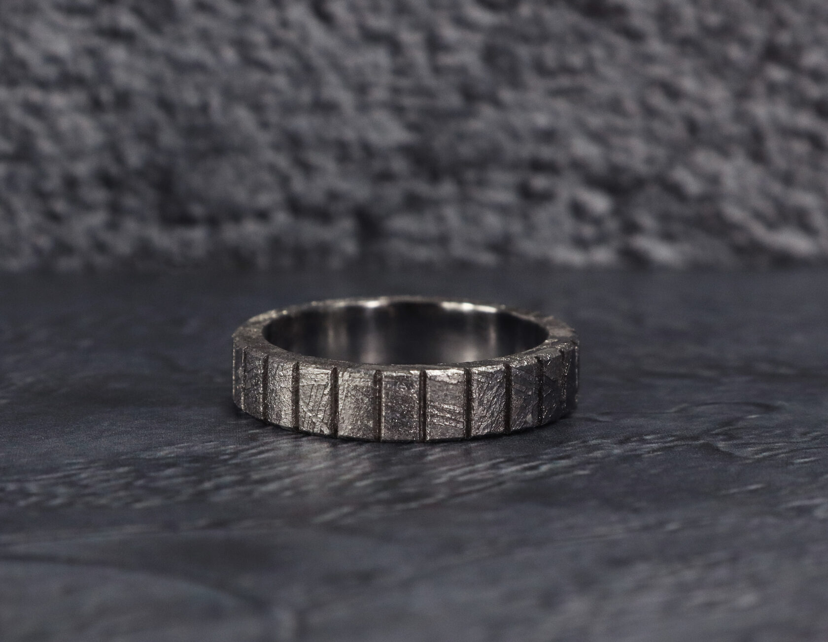 Кольцо из метеорита Muonionalusta