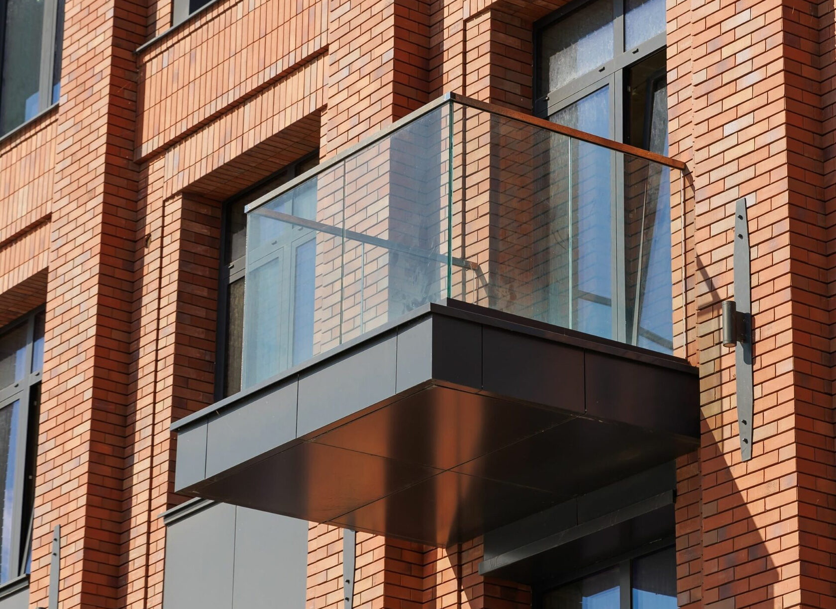 Ограждение балкона из стекла фото