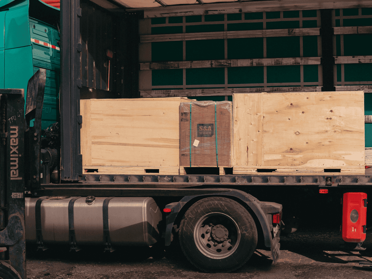 Фура со станками