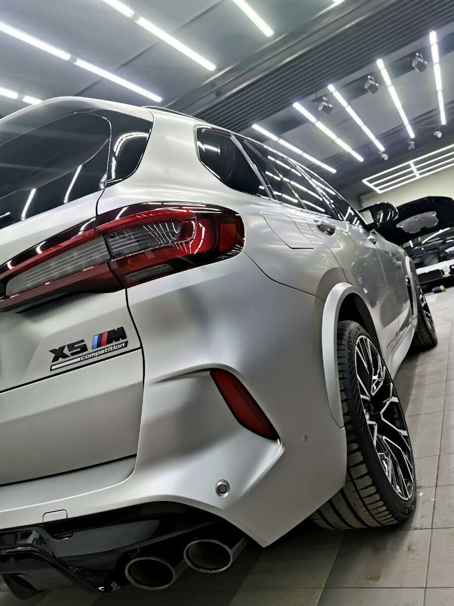 BMW X5 оклеенная защитной пленкой Justwrap™