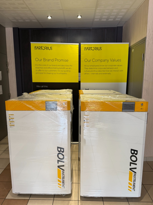 Поставленные трехгазовые инкубаторы Zhichu POU-260B в Sartorius Bio Elpida