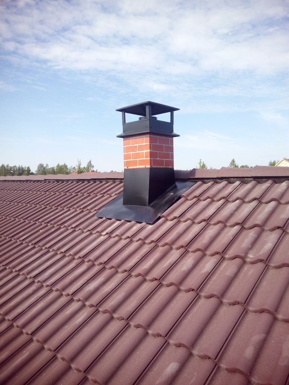 Короб для дымохода на крыше