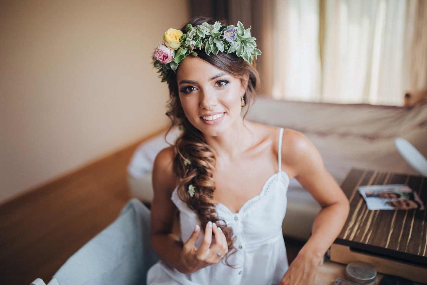 Romantichnye I Stilnye Svadebnye Pricheski S Cvetami
