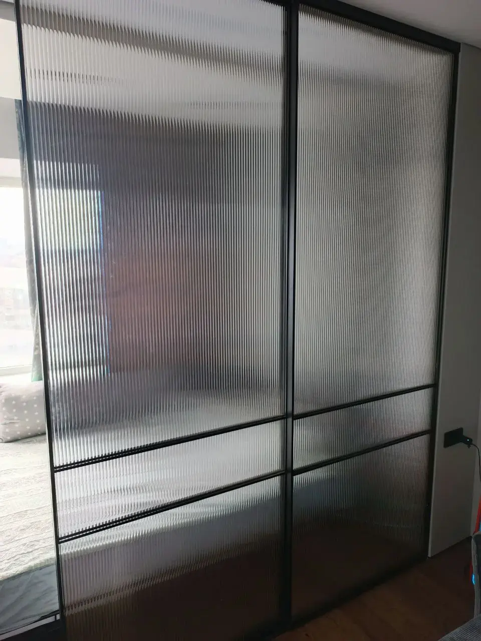 Шкаф в спальню на заказ в Сургуте